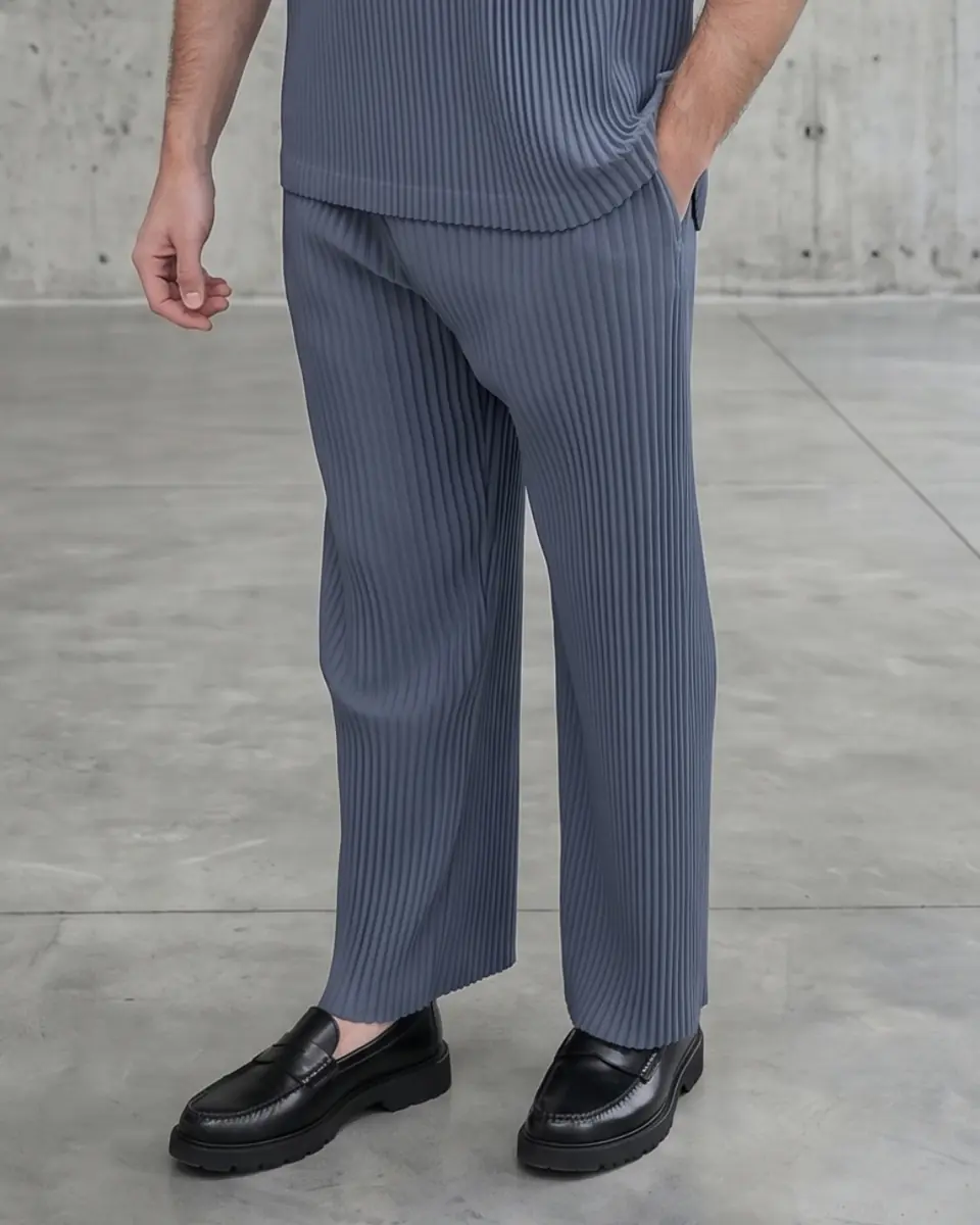 Pleated Trousers in Grey